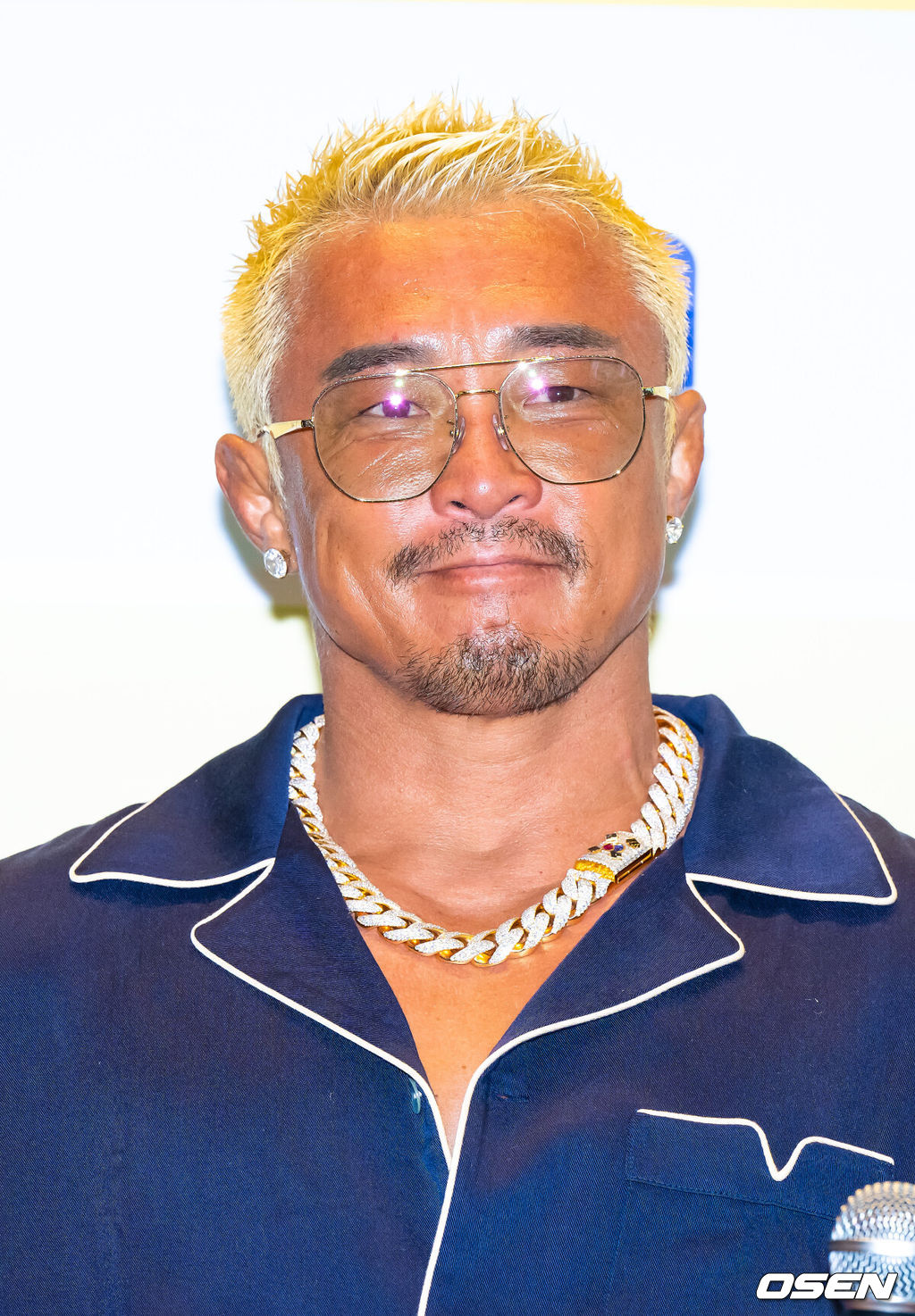 23일 오전 서울 여의도 TWO IFC에서 ENA, EBS 공동제작 '추성훈의 밥값은 해야지' 제작발표회가 진행됐다.오는 26일 오후 7시 50분에 첫 방송될 EBS, ENA 공동제작 '추성훈의 밥값은 해야지'는 '아조씨' 추성훈이 세계 극한 직업에 도전하고 땀 흘려 번 밥값만큼 즐기는 현지 밀착 리얼 생존 여행기로 이날 행사에는 추성훈, 곽준빈, 이은지, 송준섭 PD, 안제민 PD가 참석했다. 추성훈이 미소 짓고 있다 2025.07.23 / soul1014@osen.co.kr