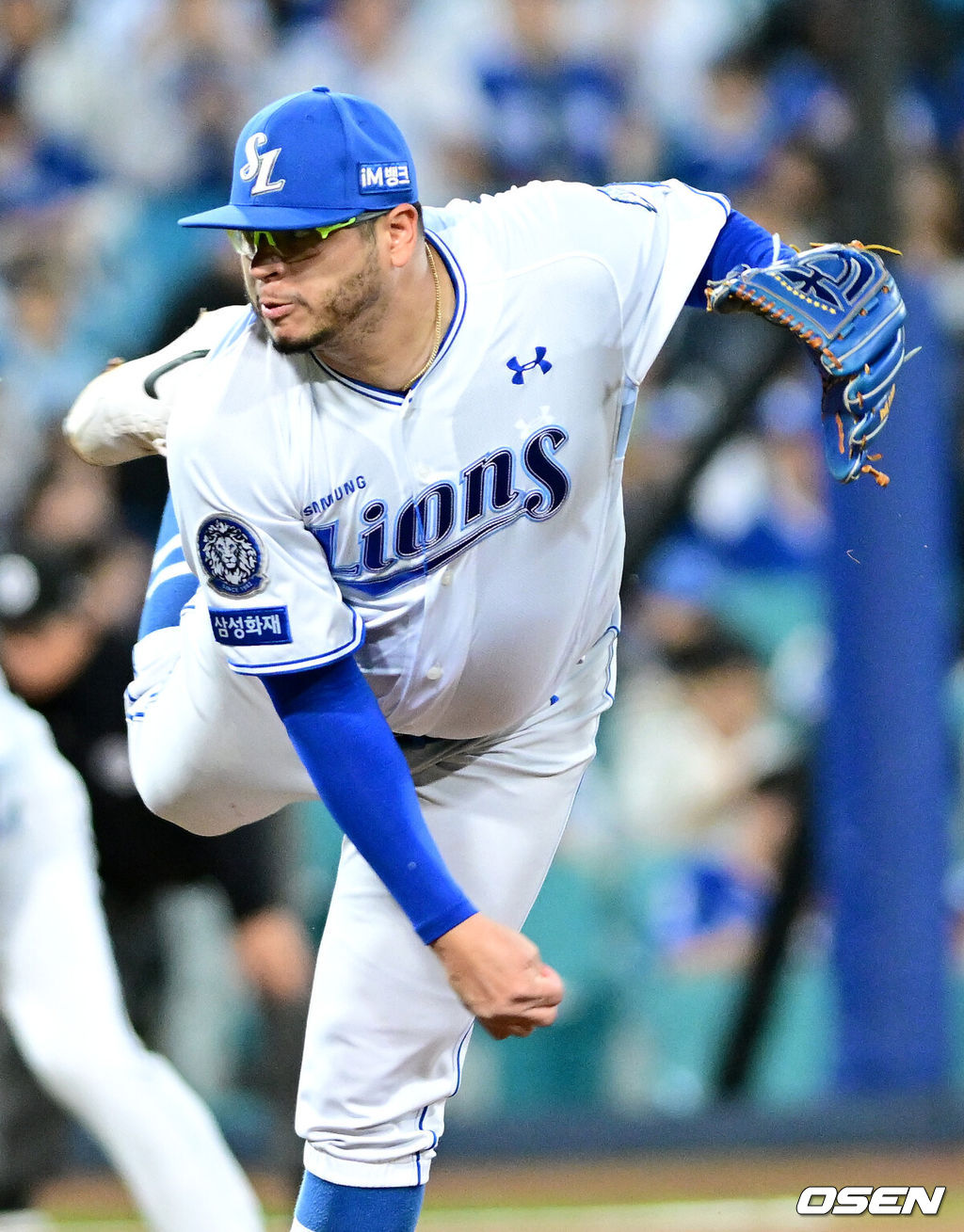 14일 대구 삼성라이온즈파크에서 ‘2025 신한 SOL뱅크 KBO리그’ 준플레이오프(5전 3선승제) 4차전 삼성 라이온즈와 SSG 랜더스의 경기가 열렸다.삼성은 아리엘 후라도, SSG는 김광현을 선발로 내세웠다.1회초 삼성 선발 아리엘 후라도가 힘차게 공을 뿌리고 있다. 2025.10.14 / dreamer@osen.co.kr