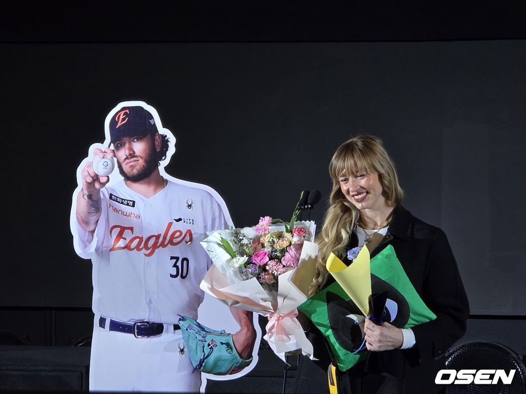 한화 이글스 코디 폰세와 엠마 폰세. /OSEN DB