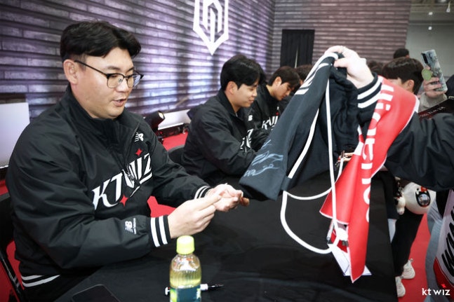 KT 위즈 제공