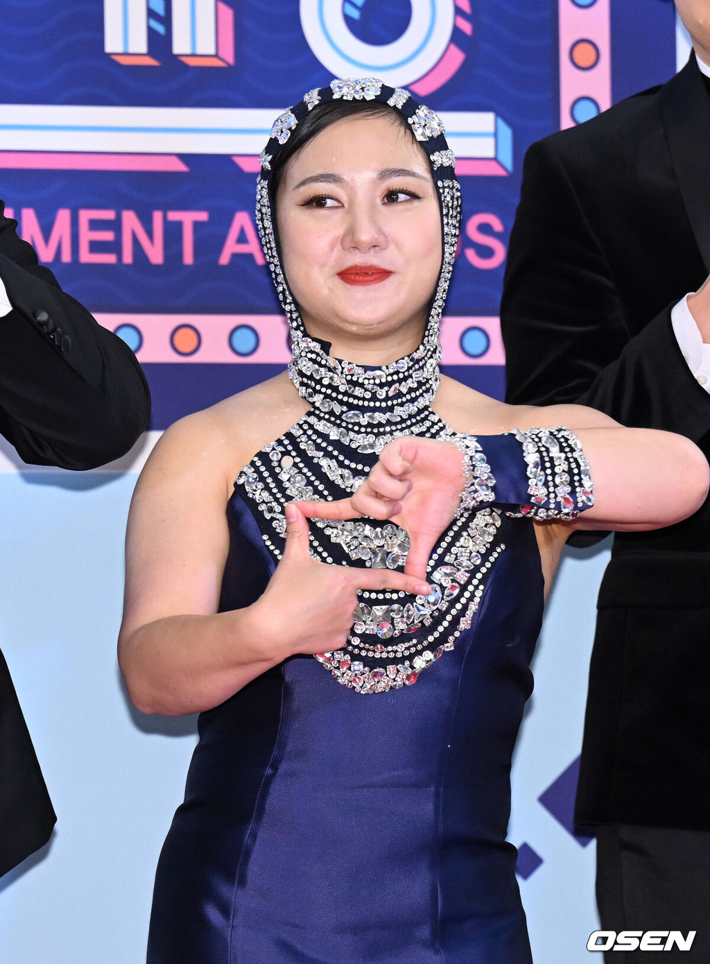 29일 오후 서울 상암 MBC 미디어센터에서 2022 MBC 방송연예대상 레드카펫 행사가 진행됐다.방송인 박나래가 레드카펫을 밟고 있다. 2022.12.29 /sunday@osen.co.kr