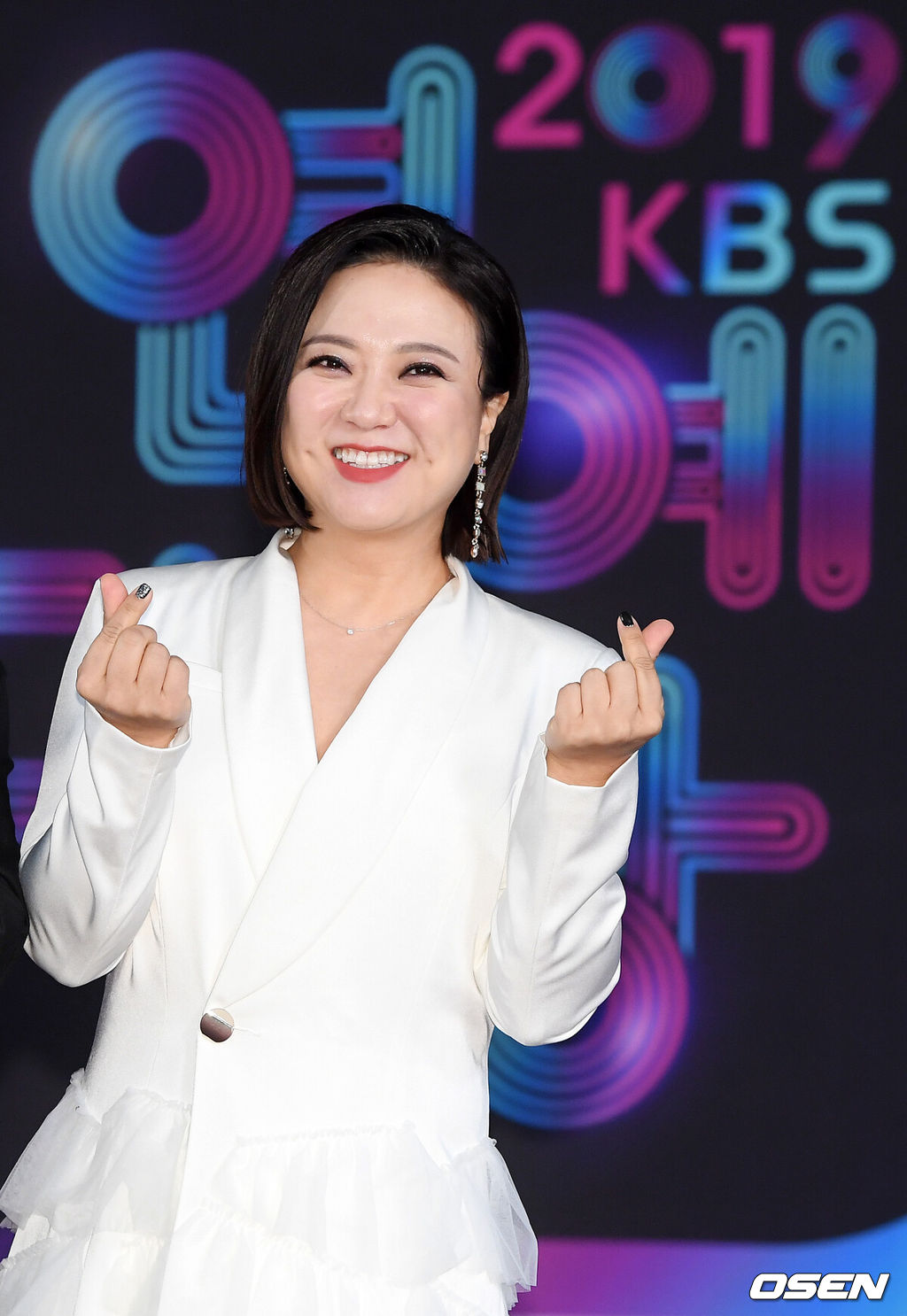 21일 오후 서울 영등포구 여의도 KBS 본관 로비에서 진행된 '2019 KBS 연예대상' 포토월 행사 진행됐다.김숙이 포토월로 입장하며 포즈를 취하고 있다./ rumi@osen.co.kr