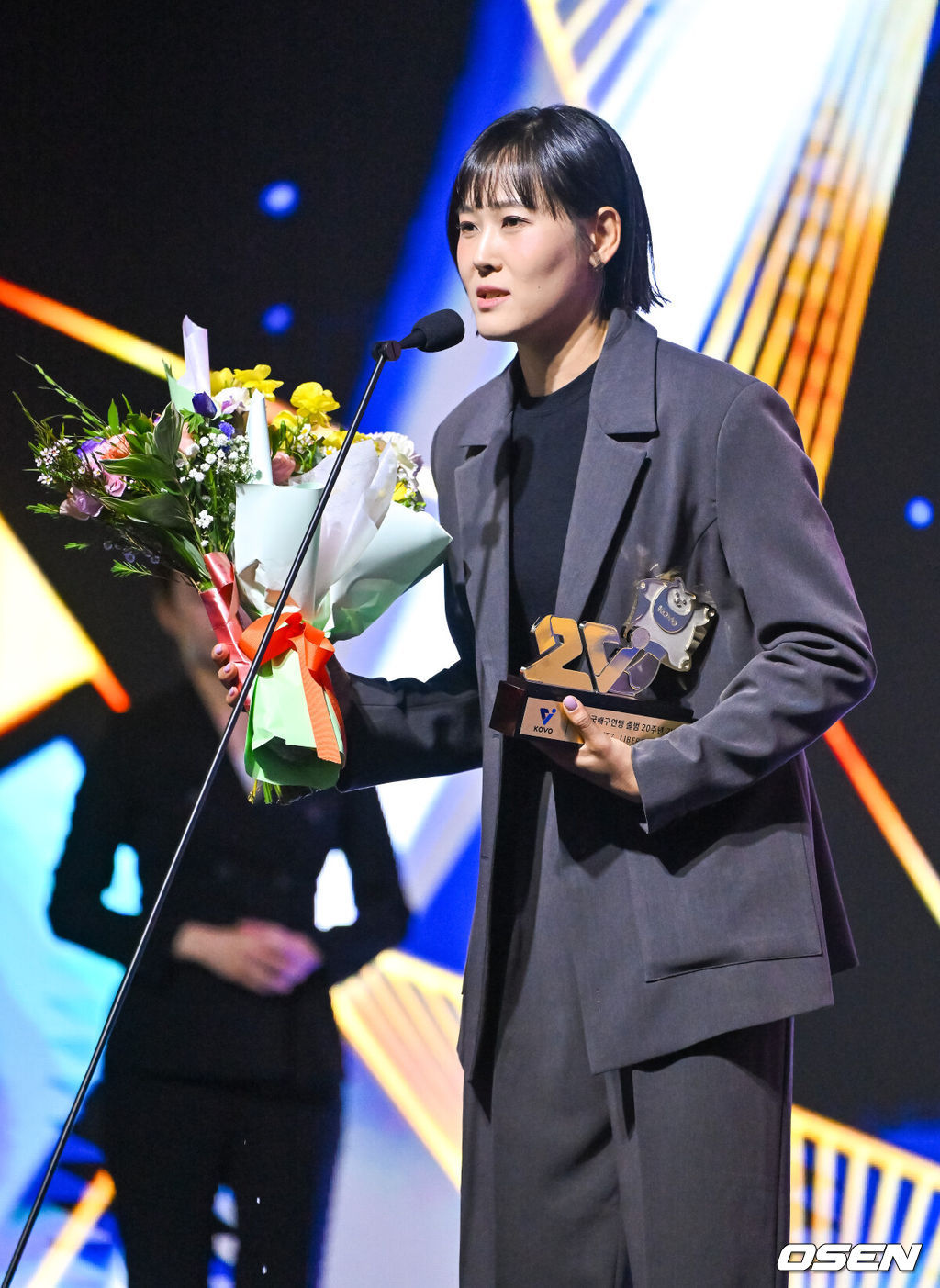 14일 오후 서울 서대문구 스위스그랜드호텔에서 2024-2025 V리그 시상식이 진행됐다.여자부는 마지막을 화려하게 장식한 김연경이 정규리그 MVP까지 노리는 반면, 남자부는 트레블을 이끈 레오와 토종 에이스 허수봉이 치열한 경쟁을 펼치고 있다.20주년 베스트7에 선정된 임명옥이 소감을 말하고 있다.   2025.04.14 / soul1014@osen.co.kr