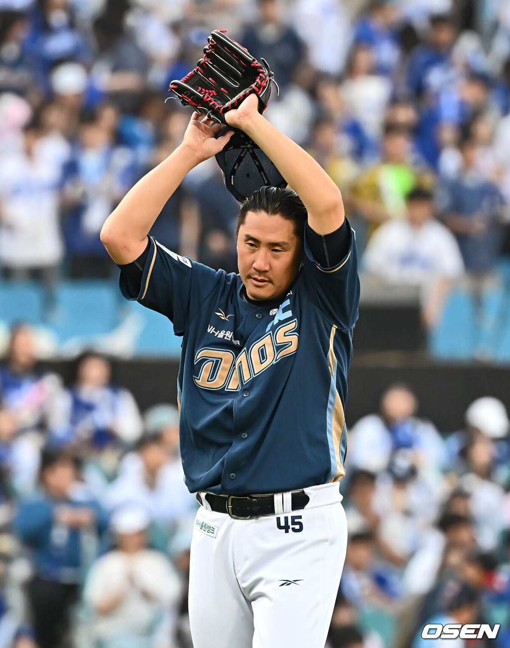 26일 대구삼성라이온즈파크에서 2025 신한 SOL 뱅크 KBO 리그 삼성 라이온즈와 NC 다이노스의 경기가 열렸다. 홈팀 삼성은 후라도가, 방문팀 NC는 이용찬이 선발 출전했다. NC 다이노스 선발 투수 이용찬이 1회말 3실점하고 아쉬워하고 있다. 2025.04.26 / foto0307@osen.co.kr