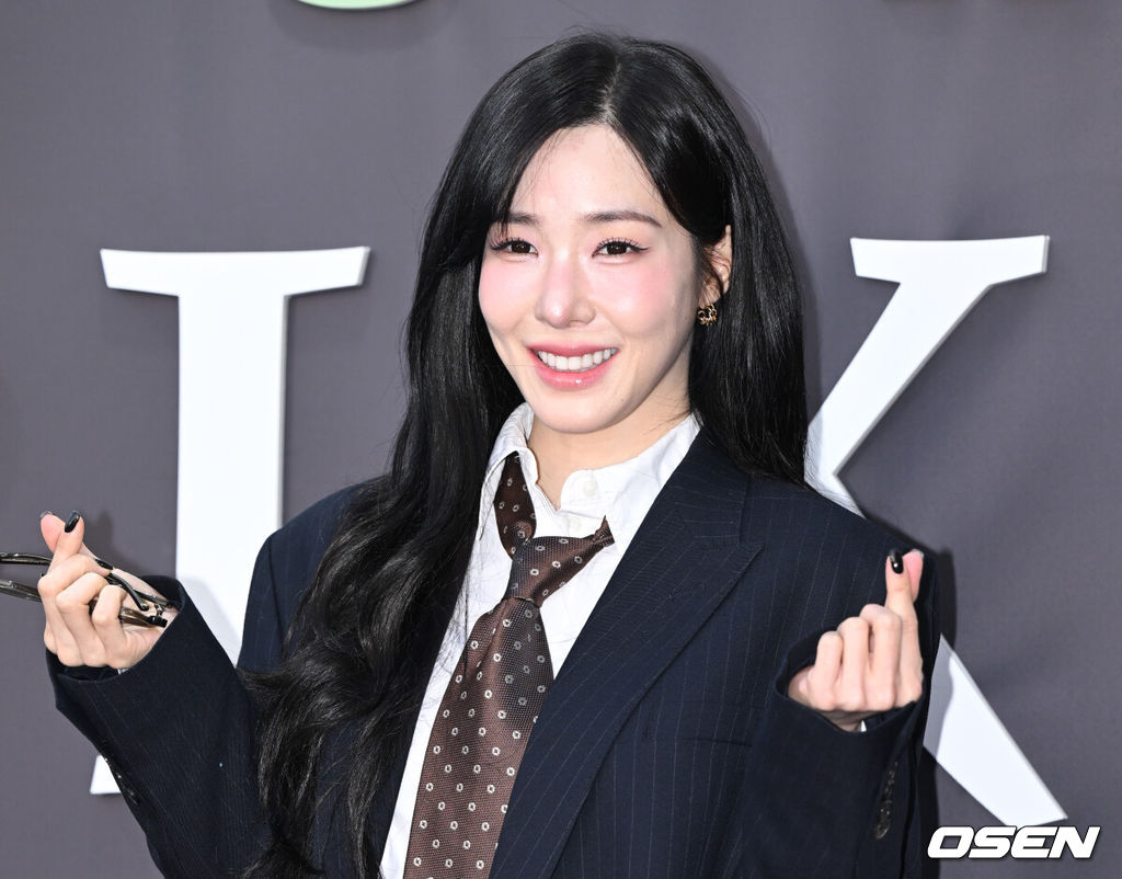 전시 '문도 픽사: 픽사, 상상의 세계로' 레드카펫 행사가 7일 서울 성동구 성수문화예술마당에서 열렸다.이번 전시의 이름 ‘문도’는 스페인어로 세계를 뜻한다. 즉 픽사의 세계인 셈이다. 다음달 29일까지 열린다.가수 티파니영이 포즈를 취하고 있다. 2025.05.07 /cej@osen.co.kr