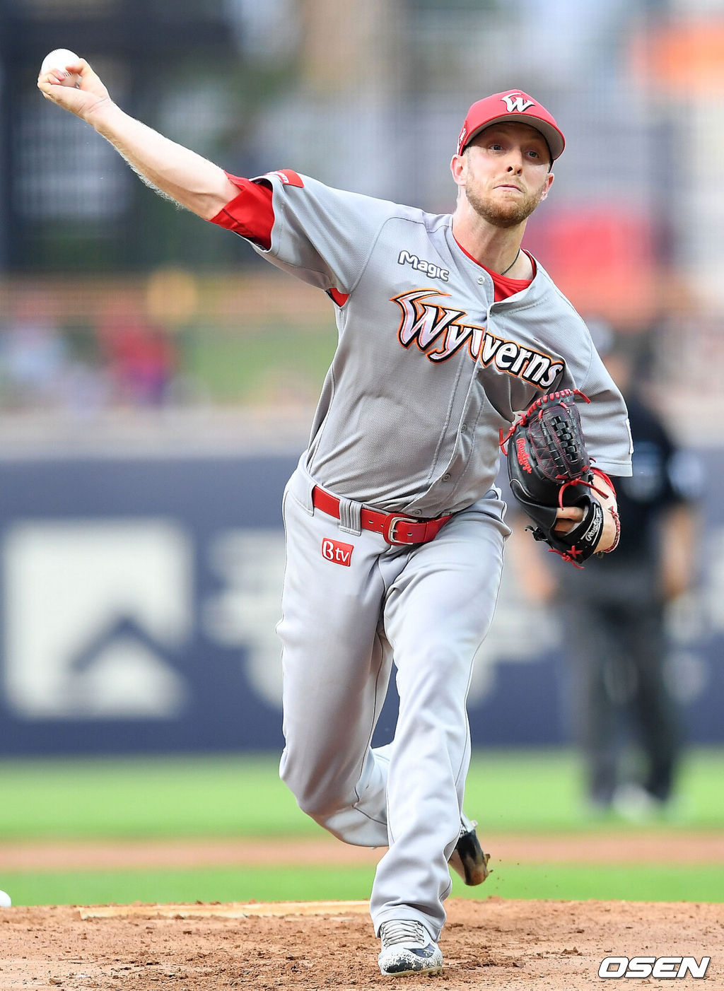 25일 오후 광주 기아챔피언스 필드서 열린 '2017 타이어뱅크 KBO 리그' KIA 타이거즈와 SK 와이번스 경기, SK 선발 켈리가 힘차게 공을 뿌리고 있다./ rumi@osen.co.kr