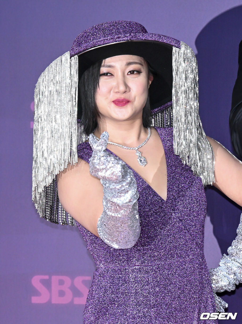 2023 SBS 연예대상 포토월 행사가 30일 서울 마포구 상암 SBS 프리즘타워에서 열렸다.방송인 박나래가 레드카펫을 밟으며 포즈를 취하고 있다. 2023.12.30/cej@osen.co.kr