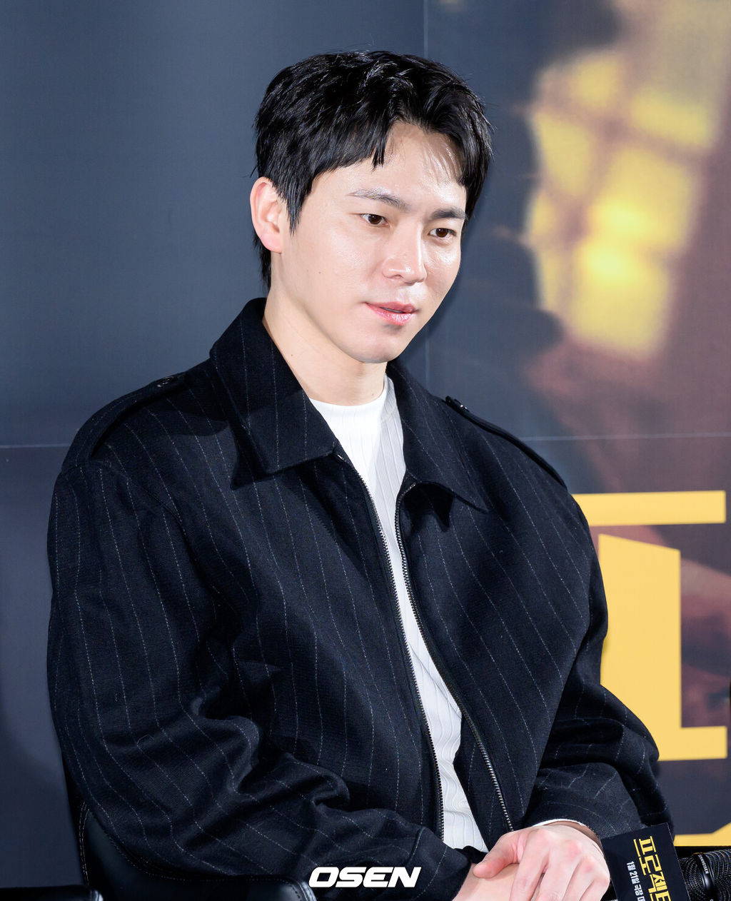 16일 서울 강남구 메가박스 코엑스에서 영화 '프로젝트Y’ 제작보고회가 열렸다.범죄 엔터테이닝 무비 '프로젝트Y'는 화려한 도시 그 한가운데에서 다른 내일을 꿈꾸며 살아가던 미선과 도경이 인생의 벼랑 끝에서 검은 돈과 금괴를 훔치면서 벌어지는 이야기를 그린 작품으로 2026년 1월 21일 극장에서 개봉한다.배우 이재균이 취재진의 질문을 듣고 있다. 2025.12.16 /sunday@osen.co.kr