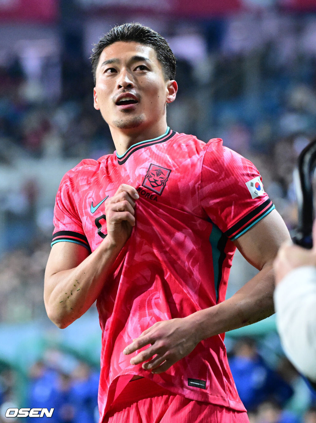 1년 8개월 만에 대표팀으로 돌아온 조규성이 골맛을 봤다. 손흥민도 프리킥 득점으로 한국을 승리로 이끌었다.홍명보 감독이 이끄는 한국축구대표팀(FIFA 랭킹 22위)은 14일 대전월드컵경기장에서 볼리비아(76위)와 11월 A매치 1차전을 치러 2-0으로 승리했다. 후반 한국 조규성이 팀 두번째 골을 작렬시킨 뒤 기뻐하고 있다. 2025.11.14 / dreamer@osen.co.kr