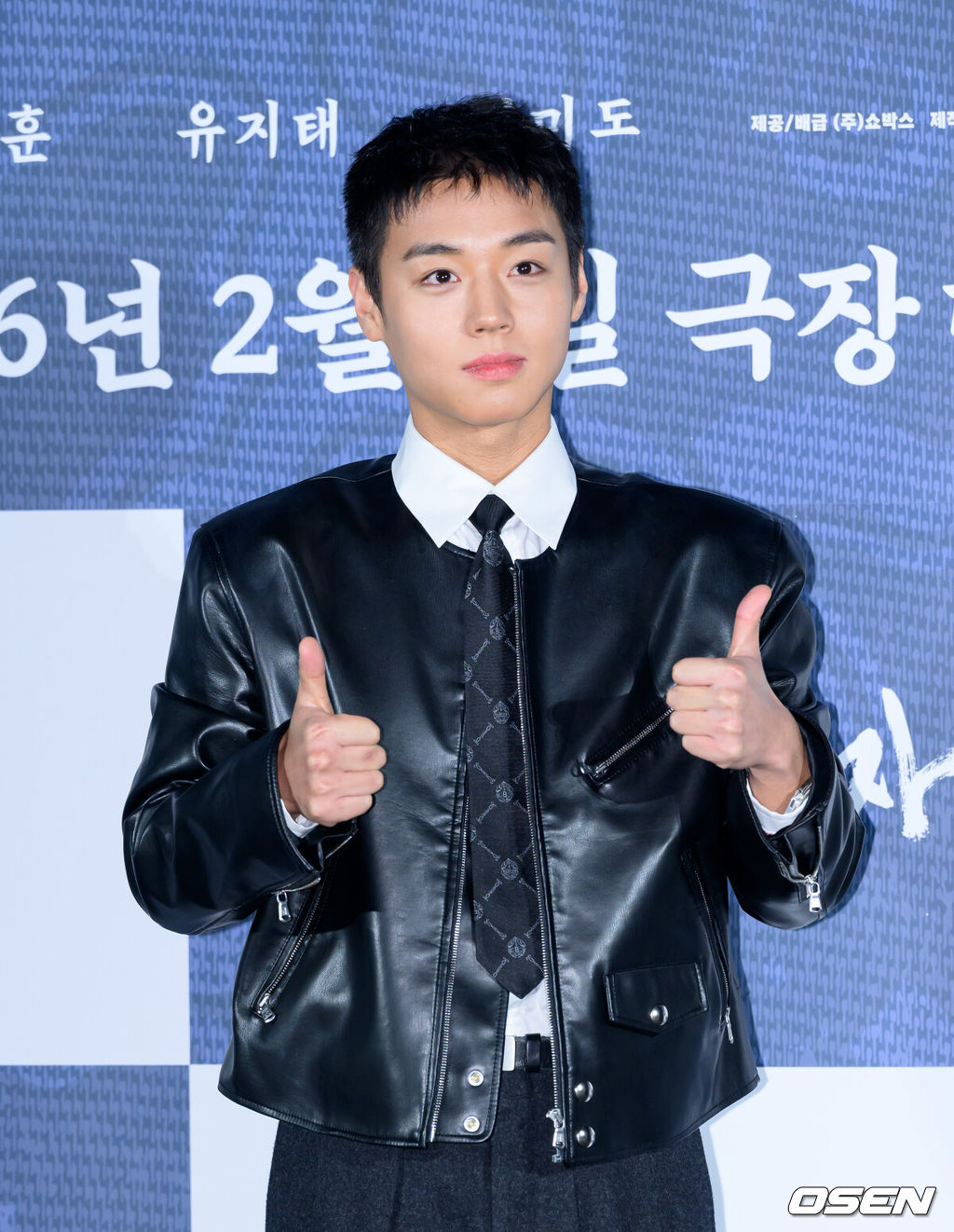 19일 오전 서울 CGV 용산아이파크몰에서 영화 ‘왕과 사는 남자’ 제작보고회가 열렸다.'왕과 사는 남자'는 1457년 청령포, 마을의 부흥을 위해 유배지를 자처한 촌장과 왕위에서 쫓겨나 유배된 어린 선왕의 사연을 그린 작품으로 2026년 2월 4일 개봉한다.배우 박지훈이 포토타임을 가지고 있다. 2025.12.19 /sunday@osen.co.kr