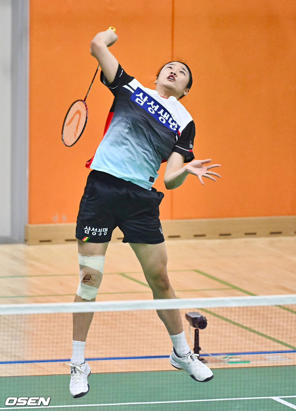 제105회 전국체육대회 배드민턴 대회가 9일 경남 밀양 배드민턴 경기장에서 열렸다. 올해 전국체육대회는 11일부터 17일까지 경남 김해종합운동장 등 75개 경기장에서 47개 정식 종목과 2개 시범 종목 경기가 펼쳐진다.부산 안세영(삼성생명)이 인천 심유진(인천국제공항공사스카이몬스)과 경기를 펼치고 있다. 2024.10.09 / foto0307@osen.co.kr