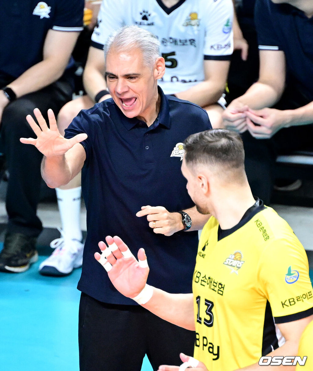 KB손해보험 스타즈 레오나르도 카르발류 감독. /OSEN DB