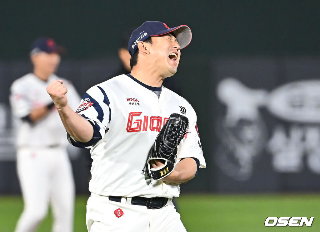 2일 부산 사직야구장에서 2025 신한 SOL 뱅크 KBO 리그 롯데 자이언츠와 NC 다이노스의 경기가 열렸다. 홈팀 롯데는 나균안, 방문팀 NC는 최성영이 선발 출전했다.롯데 자이언츠 김상수가 NC 다이노스에 4-3 극적인 역전승을 올리고 포효하고 있다. 2025.05.02 / foto0307@osen.co.kr