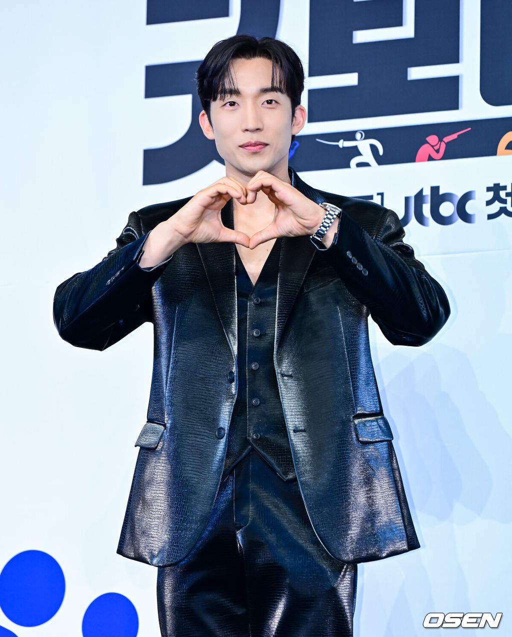 29일 오후 서울 구로구 신도림동 더링크서울 트리뷰트 포트폴리오 호텔에서 JTBC 새 토일드라마 ‘굿보이’ 제작발표회가 열렸다.‘굿보이’는 특채로 경찰이 된 전직 국가대표들이 메달 대신 경찰 신분증을 목에 걸고, 비양심과 반칙이 판치는 세상에 맞서는 코믹 액션 청춘 수사극. 박보검, 김소현, 이상이, 허성태, 태원석은 강력범죄 대응을 위한 특수팀으로 뭉쳐 각자의 주특기를 무기삼아 이 땅에 정의로운 ‘룰’을 알릴 예정이다.배우 이상이가 포토타임을 하고 있다. 2025.05.29 /jpnews@osen.co.kr