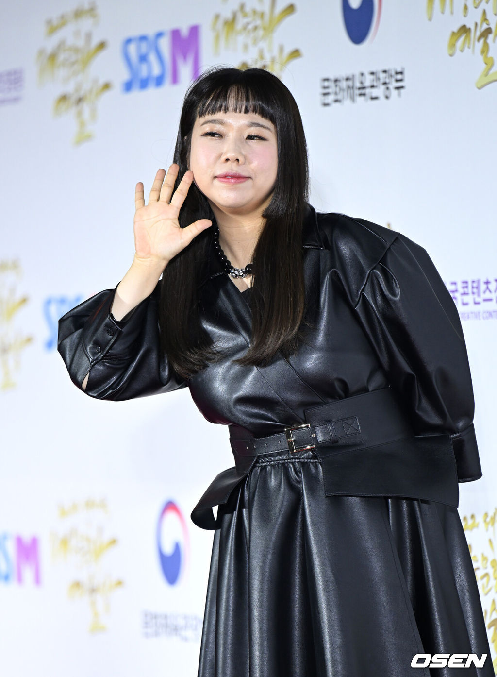 24일 서울 중구 국립극장 해오름극장에서 ‘2022 대한민국 대중문화예술상’이 열렸다.방송인 홍현희가 레드카펫을 밟고 있다. 2022.11.24 /sunday@osen.co.kr