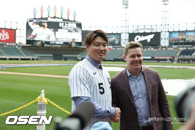 [사진] 시카고 화이트삭스 무라카미 무네타카와 크리스 게츠 단장. ⓒGettyimages(무단전재 및 재배포 금지)