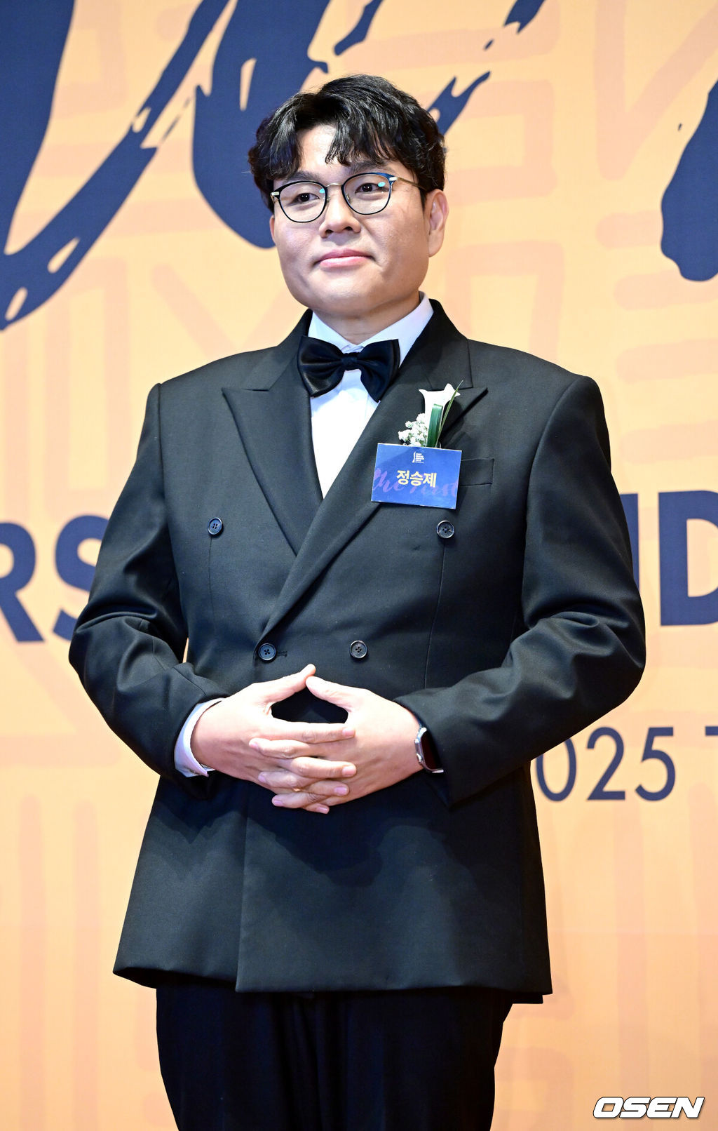 7일 오전 서울 장충동 신라호텔에서 ‘2025 대한민국 퍼스트브랜드 대상’ 시상식이 열렸다.이번 시상식은 매년 대규모 소비자 조사를 통해 한 해를 이끌어갈 브랜드를 선정한다. 전문가엔터테이너상을 수상한 정승제 강사가 포즈를 취하고 있다. 2025.01.07 / dreamer@osen.co.kr