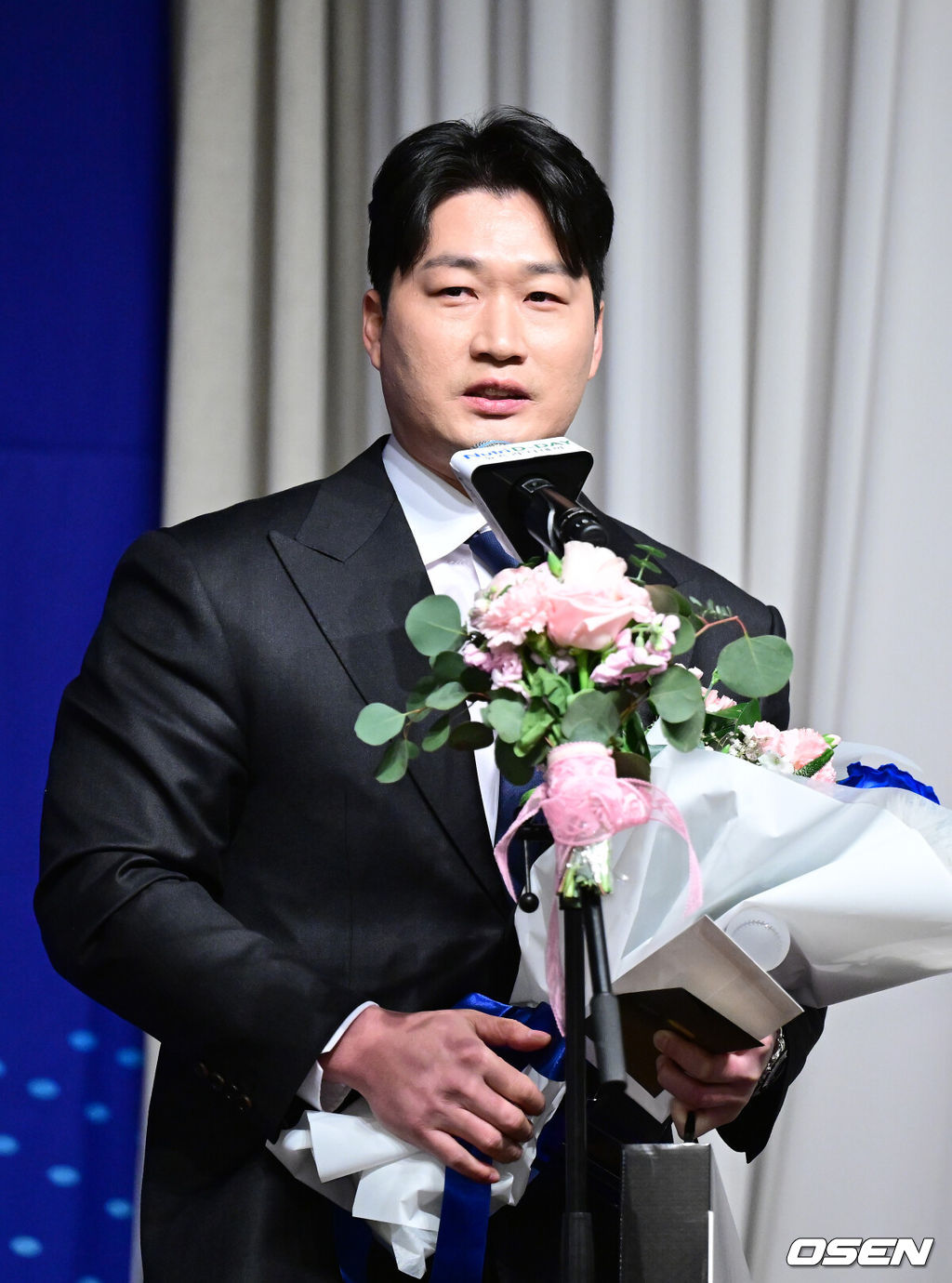 8일 오전 서울 청담동 리베라호텔에서 ‘2025 일구상 시상식’이 열렸다.이번 일구상은 최고 투수상 삼성 원태인, 최고 타자상 키움 송성문, 신인왕으로 KT 안현민 등을 선정했다.오승환이 일구대상을 수상한 뒤 소감을 전하고 있다. 2025.12.08 / dreamer@osen.co.kr