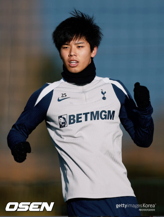 [사진] 다카이 고다 / 토트넘 소셜 미디어 계정