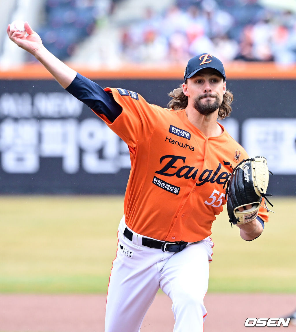 1회초 한화 선발 라이언 와이스가 힘차게 공을 뿌리고 있다. 2025.03.29 / dreamer@osen.co.kr