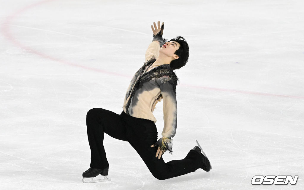 4일 서울 양천구 목동아이스링크장에서 ‘제80회 전국남녀 피겨스케이팅 종합선수권대회’가 열렸다. 차준환이 남자 시니어 싱글 프리 프로그램 연기를 펼치고 있다. 2026.01.04 /cej@osen.co.kr
