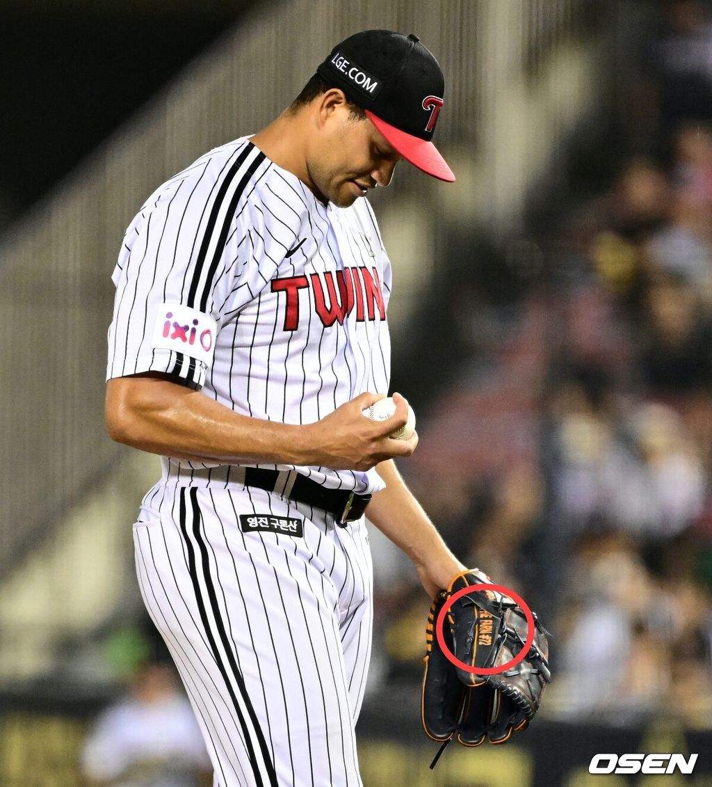 6회초 2사 1,3루에서 LG 치리노스가 SSG 에레디아에게 1타점 적시타를 허용하며 교체되고 있다. 2025.06.12 /jpnews@osen.co.kr