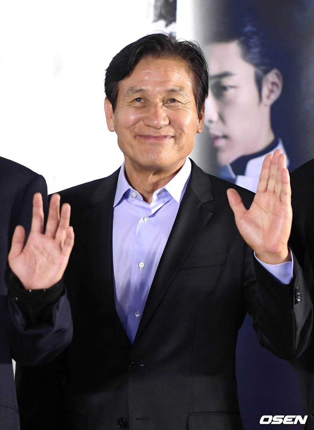 30일 오후 서울 송파구 롯데시네마 월드타워에서 영화 '사자' (감독 김주환) VIP시사회가 열렸다.배우 안성기가 포토타임을 갖고 있다. /sunday@osen.co.kr