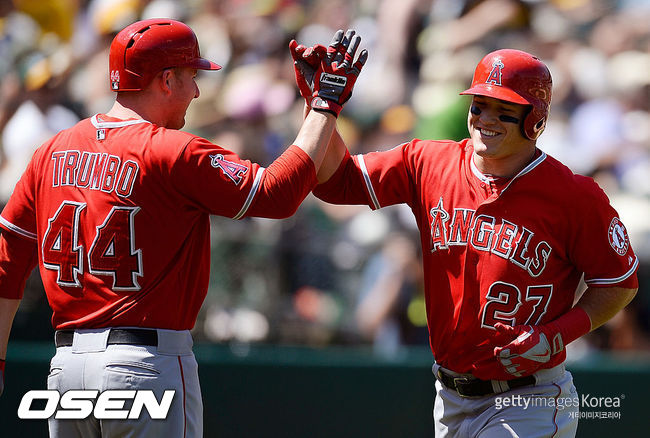 [사진] LA 에인절스 시절 마크 트럼보와 마이크 트라웃. ⓒGettyimages(무단전재 및 재배포 금지)