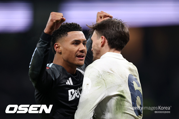 [사진] 왓킨스와 팔리냐 ⓒGettyimages(무단전재 및 재배포 금지)