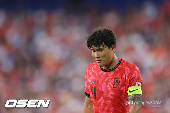 HARRISON, NEW JERSEY - SEPTEMBER 06: Minjae Kim #4 of Korea Republic looks on against the United States during an International Friendly at Sports Illustrated Stadium on September 06, 2025 in Harrison, New Jersey. (Photo by Mike Stobe/Getty Images)