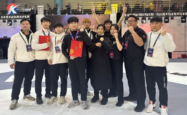 대한MMA총협회 선수단은 지난 8일부터 11일까지 중국 쓰촨성 루저우에서 개최된 OCA(아시아올림픽평의회) 인정 단체인 AMMA(아시아종합격투기협회) 주관 ‘제 3회 아시아 MMA 선수권대회’에 참가, 김민건이 은메달, 최은석이 동메달을 획득하는 성과를 거뒀다. / 대한MMA총협회