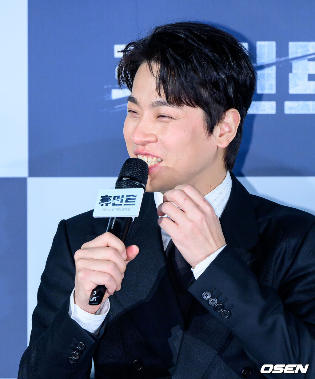 12일 오전 서울 광진구 자양동 롯데시네마 건대입구에서 영화 '휴민트' 제작보고회가 열렸다.<br /><br />영화 ‘휴민트’는 비밀도, 진실도 차가운 얼음 바다에 수장되는 블라디보스토크에서 서로 다른 목적을 가진 이들이 격돌하는 이야기.<br /><br />배우 박정민이 간담회를 하고 있다.  2026.01.12 / jpnews@osen.co.kr