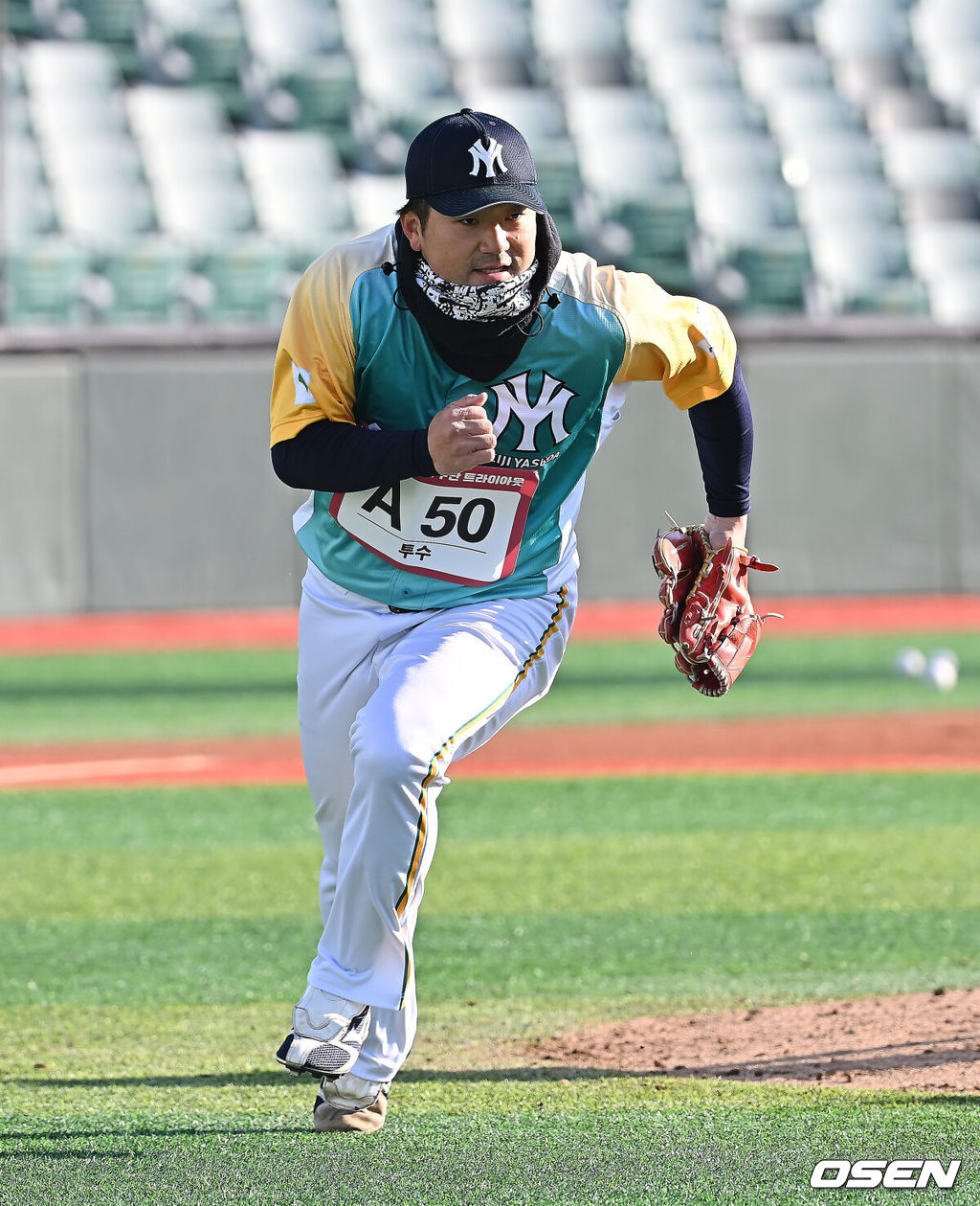 13일 울산 문수야구장에서 울산 웨일즈 트라이아웃이 열렸다. 정원 35명 모집에 무려 230명이 지원한 KBO 퓨처스리그 최초의 시민구단 울산 웨일즈는 13·14일 이틀간의 트라이아웃을 거쳐 15일 합격자를 발표한다.일본 오카다 아키타케가 트라이아웃에 참가하고 있다. 2026.01.13 / foto0307@osen.co.kr