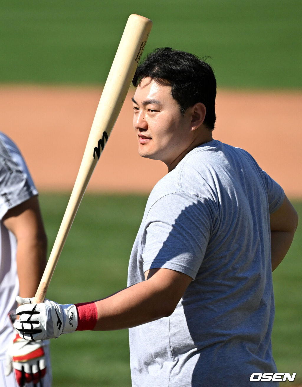 19일(한국시간) 미국 애리조나주 스코츠데일 인디언스쿨 파크 베이스볼필드에서 LG 트윈스의 1차 스프링캠프가 진행됐다.미국 스프링캠프를 마친 LG는 오는 2월 24일 일본 오키나와에서 2차 스프링캠프를 펼칠 예정이다.최지만이 훈련을 하고 있다. 2025.02.19 / sunday@osen.co.kr