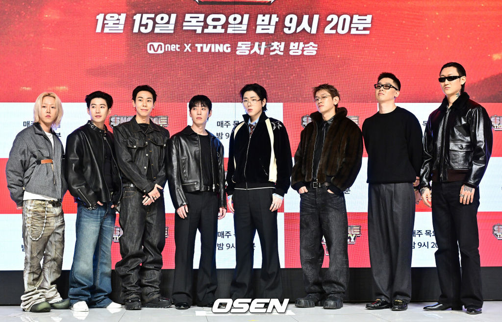 15일 오전 서울 강남구 논현동 엘리에나호텔에서 Mnet '쇼미더머니12' 제작발표회가 열렸다.'쇼미더머니12'는 2012년 첫 방송 이후 수많은 스타 래퍼와 히트곡을 배출해온 대한민국 대표 힙합 서바이벌 프로그램 '쇼미더머니'의 열두 번째 시즌이다. 역대 최다 지원자, 최다 회차, OTT 플랫폼 확장이라는 변화를 통해 한층 확장된 스케일을 예고하고 있다. 릴 모쉬핏, 박재범, 로꼬, 그레이, 지코, 크러쉬, 허키 시바세키, 제이통이 포토타임을 하고 있다. 2026.01.15 / jpnews@osen.co.kr