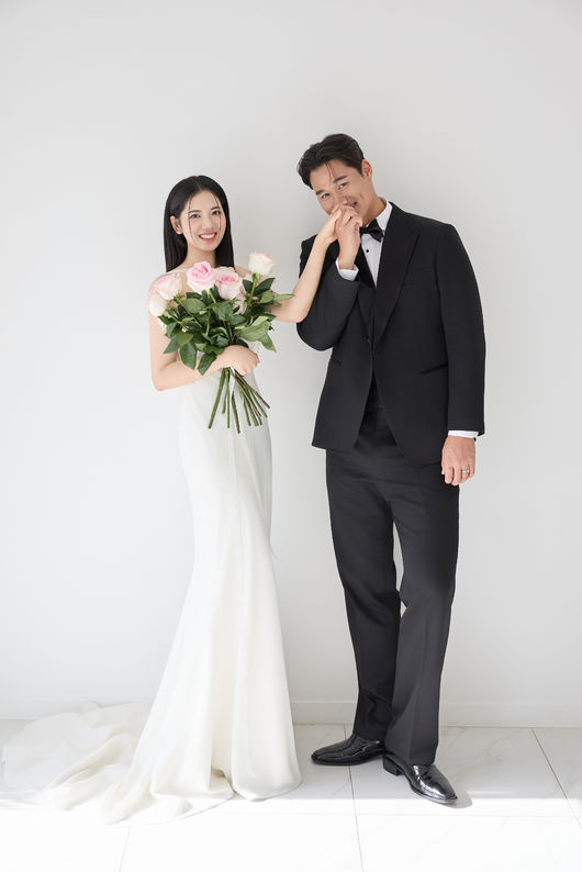 박웅 웨딩사진 / 두산 베어스 제공