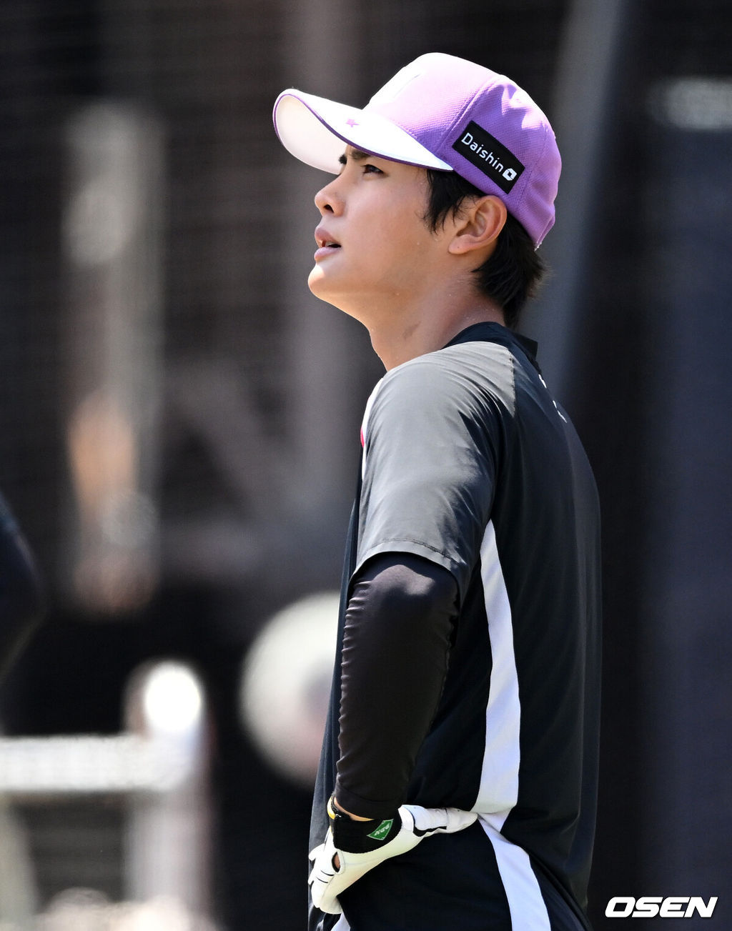 22일 오후 수원 KT위즈파크에서 2025 신한 SOL Bank KBO리그 KT 위즈와 NC 다이노스의 경기가 열렸다.KT는 쿠에바스, NC는 로건을 선발투수로 내세웠다경기에 앞서 KT 박민석이 훈련을 하고 있다. 2025.06.22 /sunday@osen.co.kr