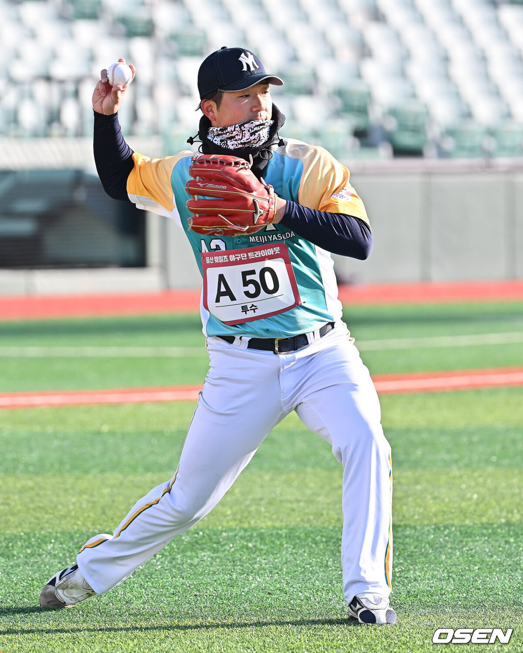 13일 울산 문수야구장에서 울산 웨일즈 트라이아웃이 열렸다. 정원 35명 모집에 무려 230명이 지원한 KBO 퓨처스리그 최초의 시민구단 울산 웨일즈는 13·14일 이틀간의 트라이아웃을 거쳐 15일 합격자를 발표한다.일본 오카다 아키타케가 트라이아웃에 참가하고 있다. 2026.01.13 / foto0307@osen.co.kr