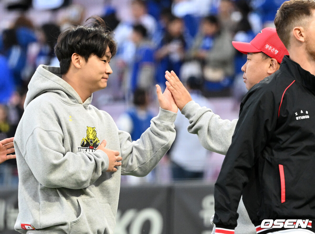 KIA 곽도규와 이범호 감독./OSEN DB