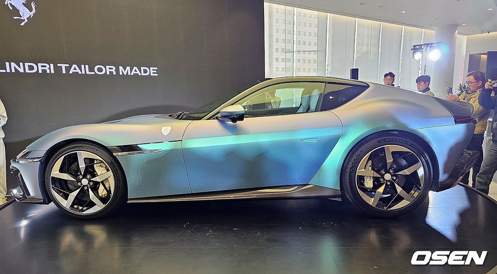 페라리 '12칠린드리 테일러메이드'.