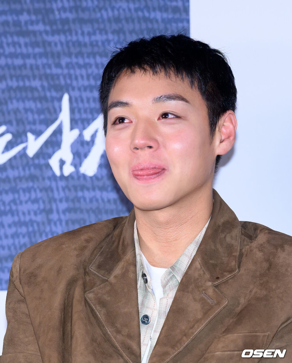 21일 오후 서울 강남구 메가박스 코엑스에서 영화 ‘왕과 사는 남자’ 언론시사회가 열렸다.'왕과 사는 남자'는 1457년 청령포, 마을의 부흥을 위해 유배지를 자처한 촌장과 왕위에서 쫓겨나 유배된 어린 선왕의 사연을 그린 작품으로 2월 4일 개봉한다.배우 박지훈이 취재진의 질문을 듣고 있다. 2026.01.21 /sunday@osen.co.kr