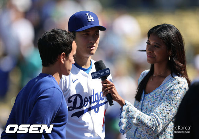 왓슨은 23일(한국시간) 자신의 SNS를 통해 골프 패션을 공개했다. 왓슨은 전신 블랙 컬러의 패션으로 셀카를 찍은 사진을 올렸다. / 왓슨 SNS