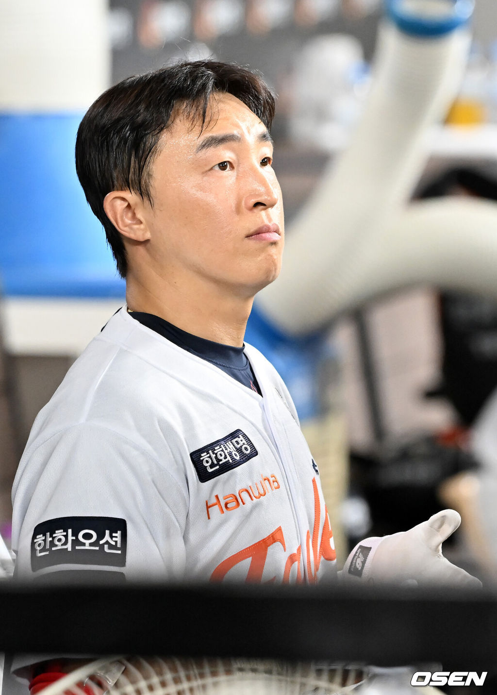 7일 대전 한화생명볼파크에서 ‘2025 신한 SOL Bank KBO리그’ 한화 이글스와 KT 위즈의 경기가 열렸다.홈팀 한화는 와이스, KT는 고영표를 선발로 내세웠다.한화 덕아웃에서 손아섭이 출격을 준비하고 있다. 2025.08.07 / rumi@osen.co.kr