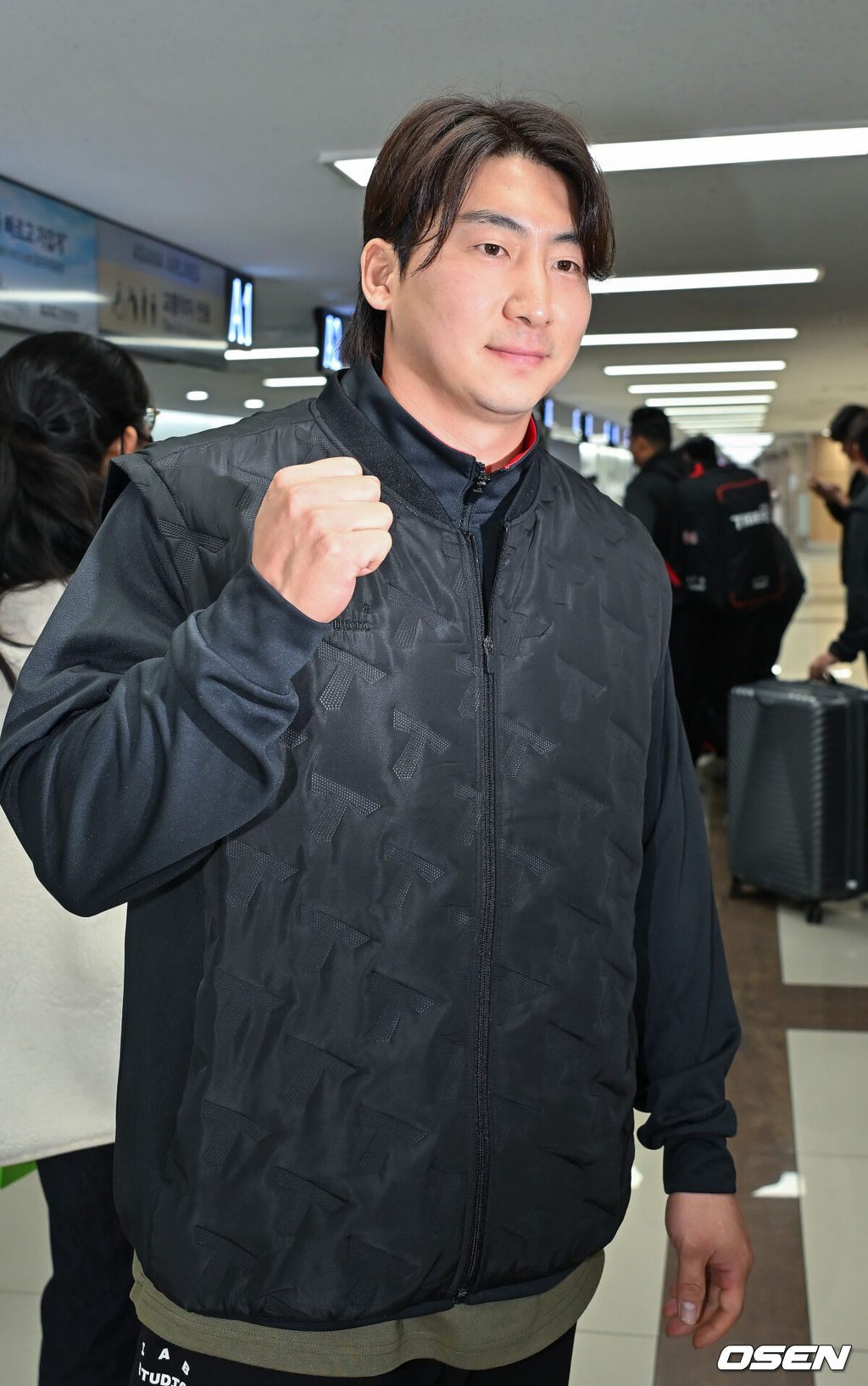 2026시즌 스프링캠프 나서는 KIA 코칭스태프와 외국인 선수들이 23일 김포국제공항을 통해 일본 아마미오시마로 출국했다.지난해 미국 캘리포니아 어바인에서 훈련했던 KIA는 일본 가고시마현의 외딴섬인 아마미오시마로 1차 훈련지로 정했다. KIA 나성범이 포즈를 취하고 있다. 2026.01.23 / rumi@osen.co.kr