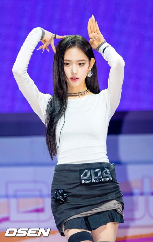 [OSEN=박준형 기자] 26일 오후 서울 자양동 예스24 라이브홀에서 그룹 키키(KiiiKiii·지유, 이솔, 수이, 하음, 키야) 미니 2집 '델룰루 팩(Delulu Pack)' 쇼케이스가 진행됐다.  '델룰루 팩'은 '지금의 나'로 어디서든 자유롭게 존재하고 싶은 키키의 새해 소원을 이들만의 방식으로 풀어낸 앨범이다. 앨범에는 타이틀곡 '404 (New Era)'를 비롯해 'Delulu(델룰루)', 'UNDERDOGS(언더독스)', '멍냥', 'Dizzy(디지)', 'To Me From Me(투 미 프롬 미) (Prod. TABLO)' 등 총 6곡이 수록됐다.  그룹 키키가 포즈를 취하고 있다. 2026.01.26 / soul1014@osen.co.kr