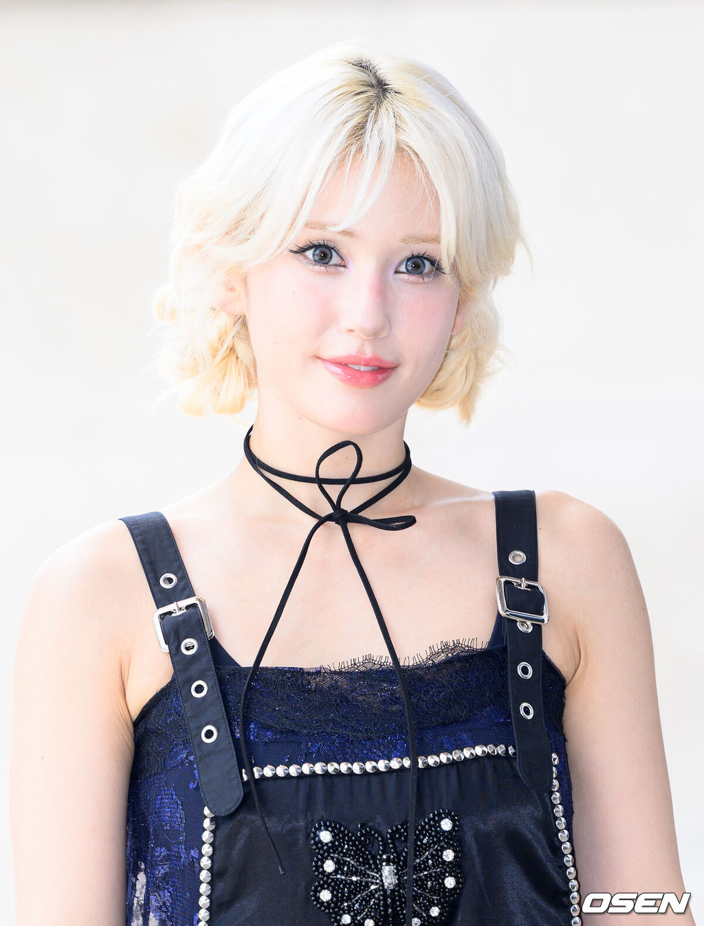 19일 서울 여의도 KBS에서 KBS 쿨FM 라디오 '이은지의 가요광장’이 진행됐다.전소미는 두 번째 EP 'Chaotic & Confused'는 발매하고 활발한 활동을 이어 나가고 있다.가수 전소미가 팬과 취재진을 향해 인사를 하고 있다. 2025.08.18 /sunday@osen.co.kr