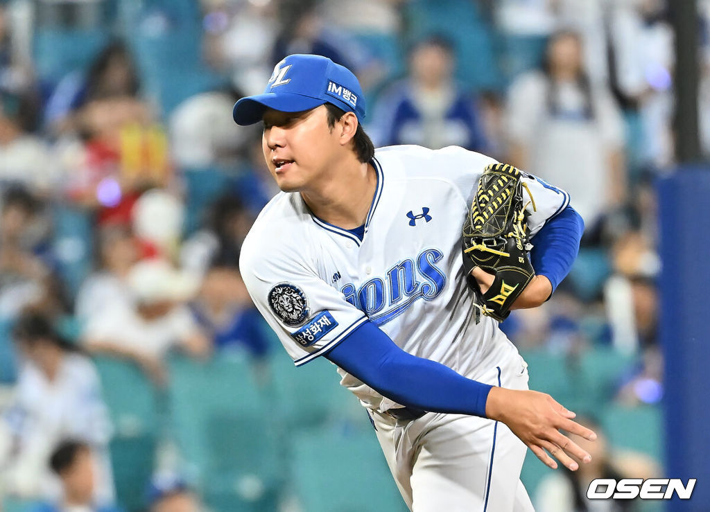 13일 대구삼성라이온즈파크에서 2025 신한 SOL 뱅크 KBO 리그 삼성 라이온즈와 KIA 타이거즈의 경기가 열렸다. 홈팀 삼성은 후라도가, 방문팀 KIA는 올러가 선발 출전했다. 삼성 라이온즈 최충연이 역투하고 있다. 2025.08.13 / foto0307@osen.co.kr