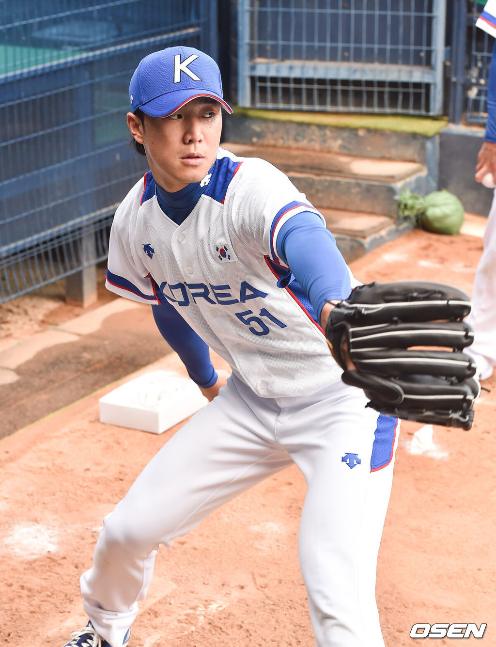 2018 자카르타·팔렘방 아시안게임 출전하는 한국 야구대표팀이 21일 오후 서울 잠실야구장에서 훈련을 가졌다.최충연이 불펜 피칭을 하고 있다. / soul1014@osen.co.kr