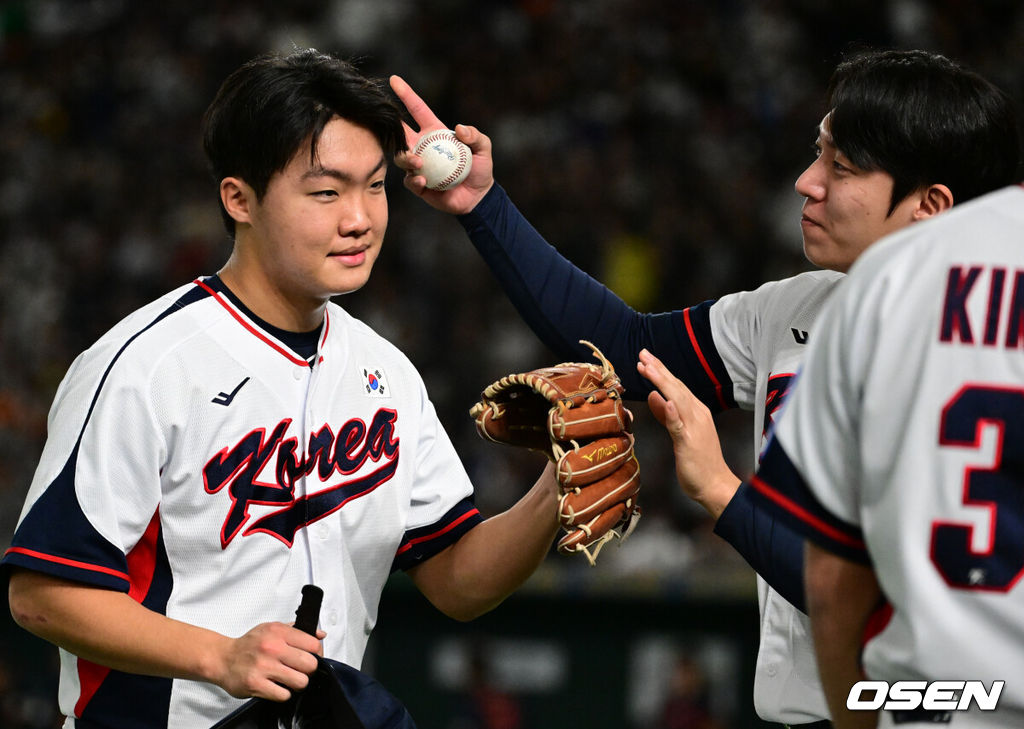 한국 야구 대표팀 정우주-원태인. 2025.11.16 /cej@osen.co.kr