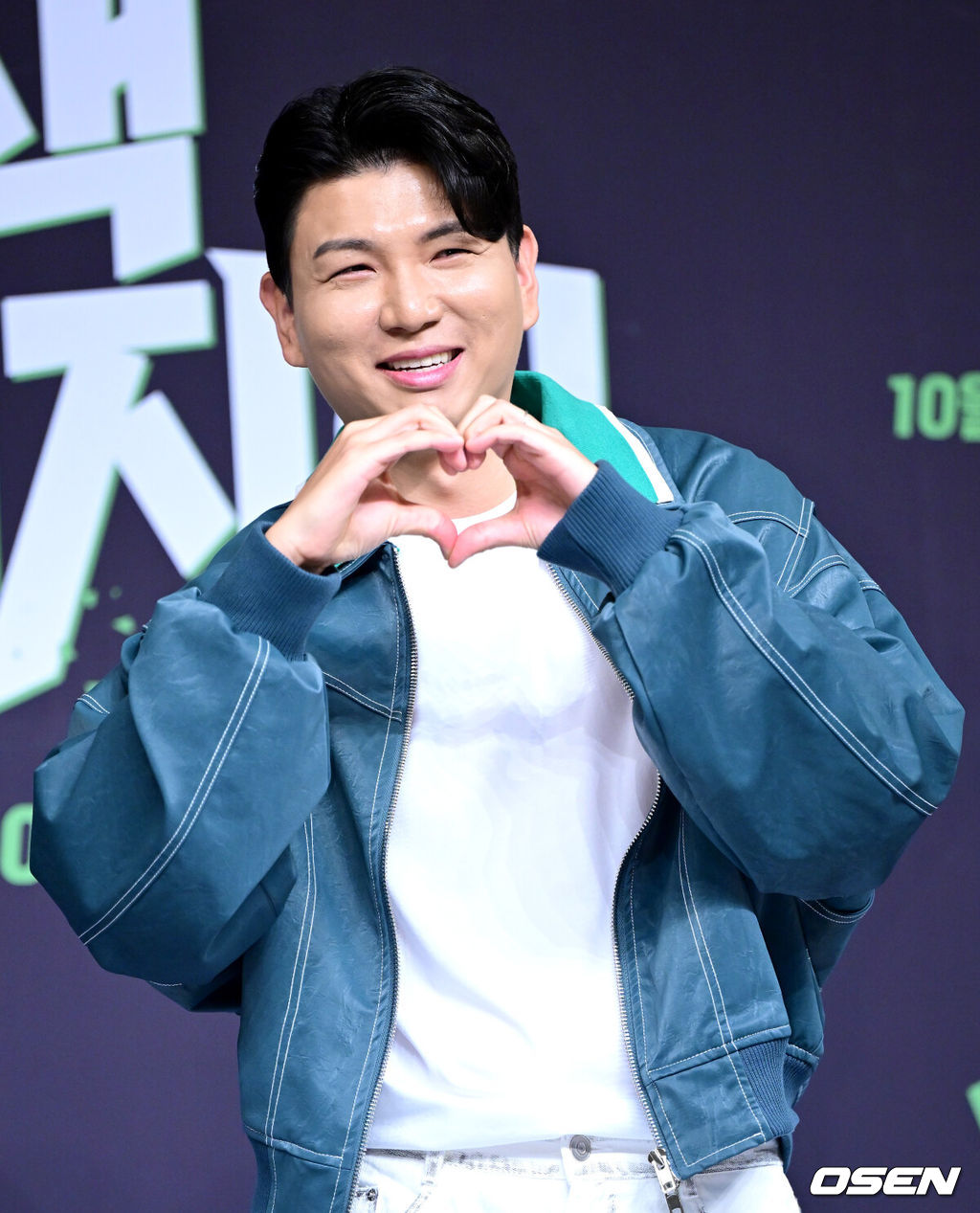 25일 오후 서울 목동 SBS에서 새 예능 프로그램 ’옆집 남편들-녹색아버지회’ 제작발표회가 열렸다.예능 ‘녹색 아버지회’는 연예계 대표 아빠 4인방 차인표, 정상훈, 류수영, 제이쓴이 내 아이가 살아갈 지구를 지키기 위해 고군분투하는 친환경 버라이어티 예능 프로그램이다.방송인 제이쓴이 포토타임을 하고 있다. 2023.10.25 / dreamer@osen.co.kr